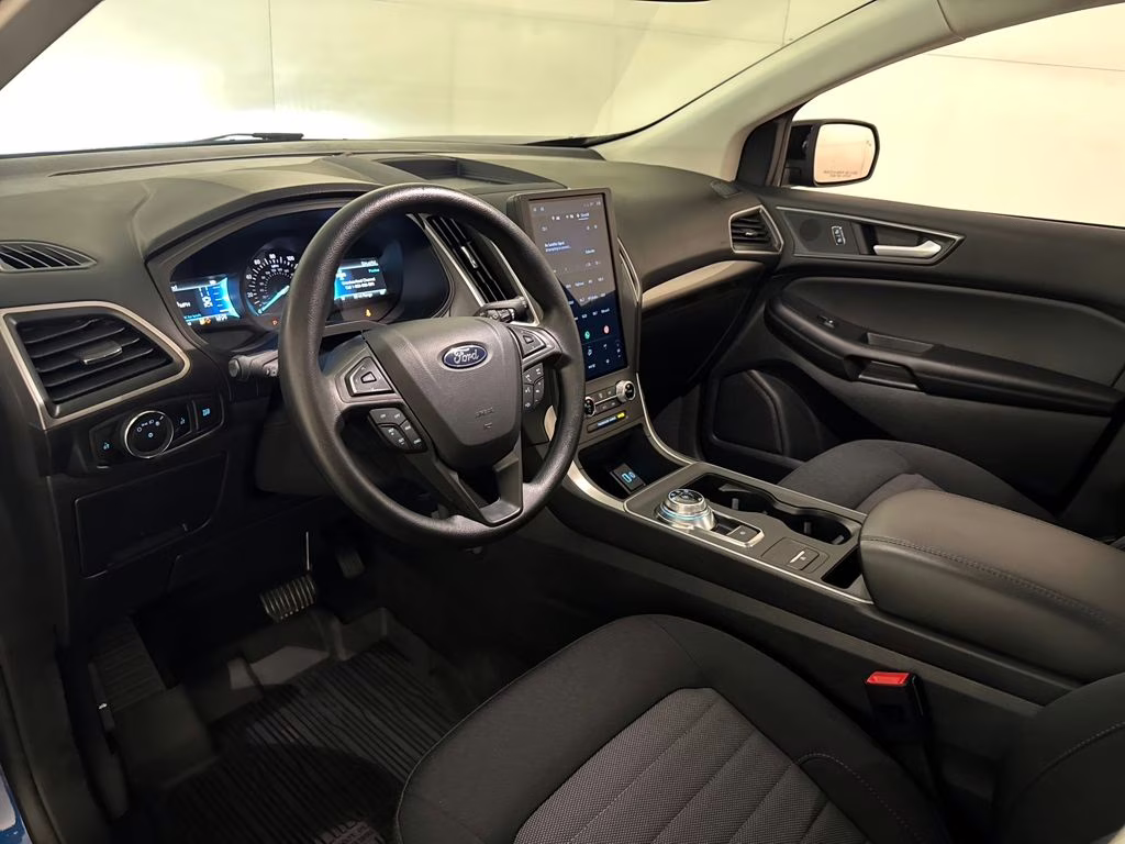 2024 Atlas Blue Metallic Ford Edge SE AWD SUV