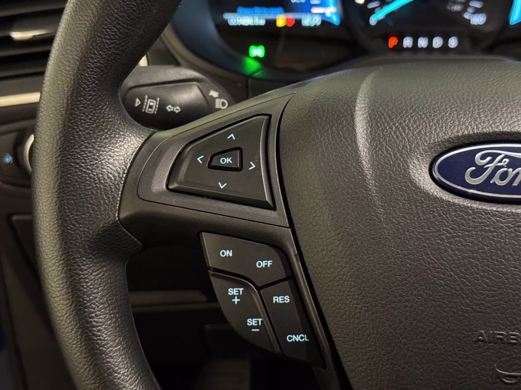 2024 Blue Metallic Ford Edge SE AWD SUV