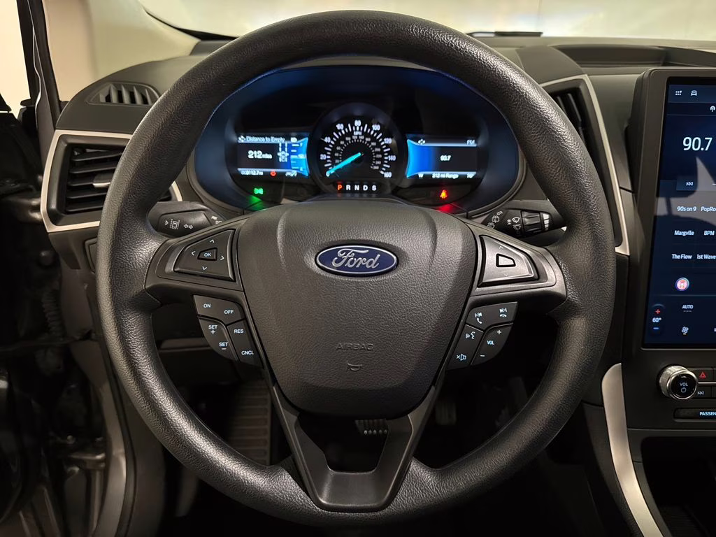 2024 Gray Metallic Ford Edge SE AWD SUV