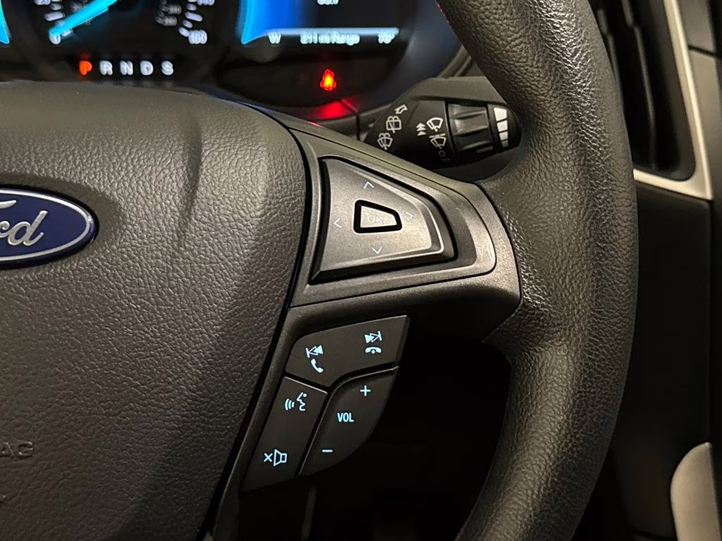 2024 Gray Metallic Ford Edge SE AWD SUV