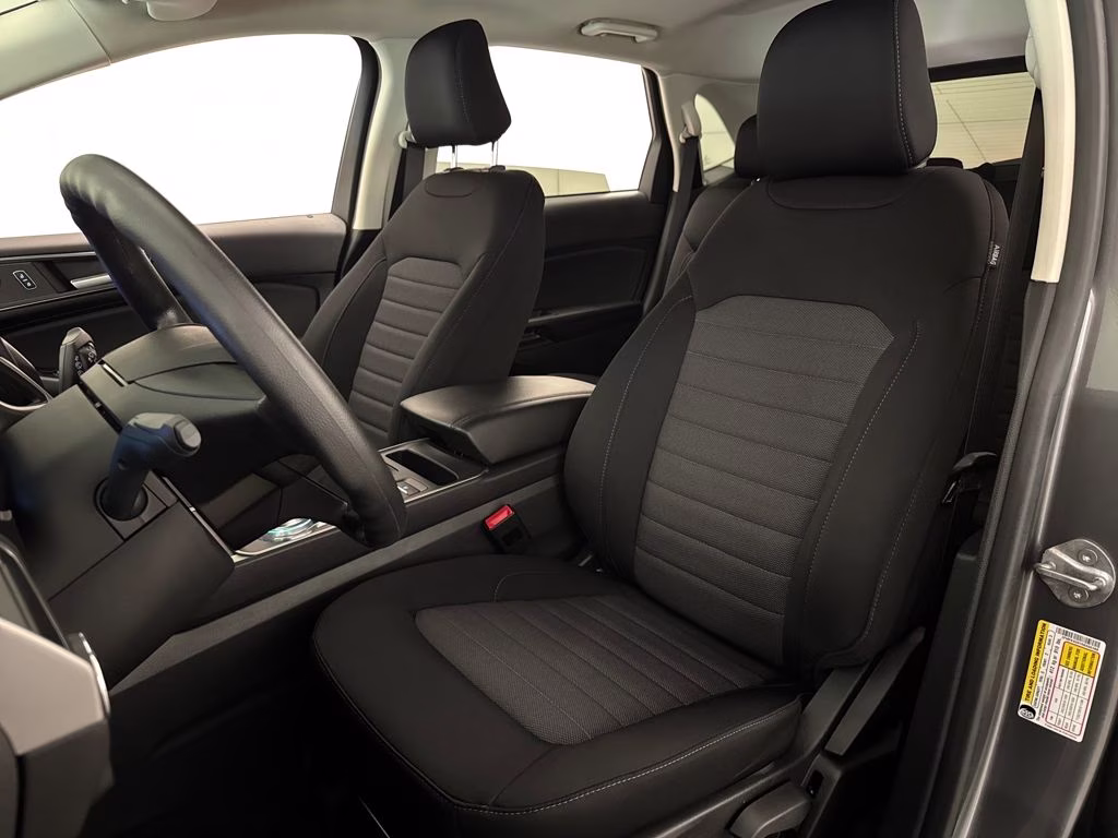 2024 Gray Metallic Ford Edge SE AWD SUV