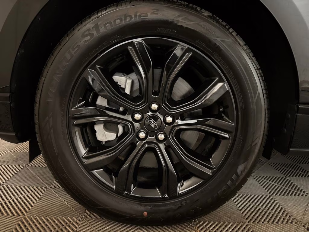 2024 Agate Black Metallic Ford Edge SE AWD SUV