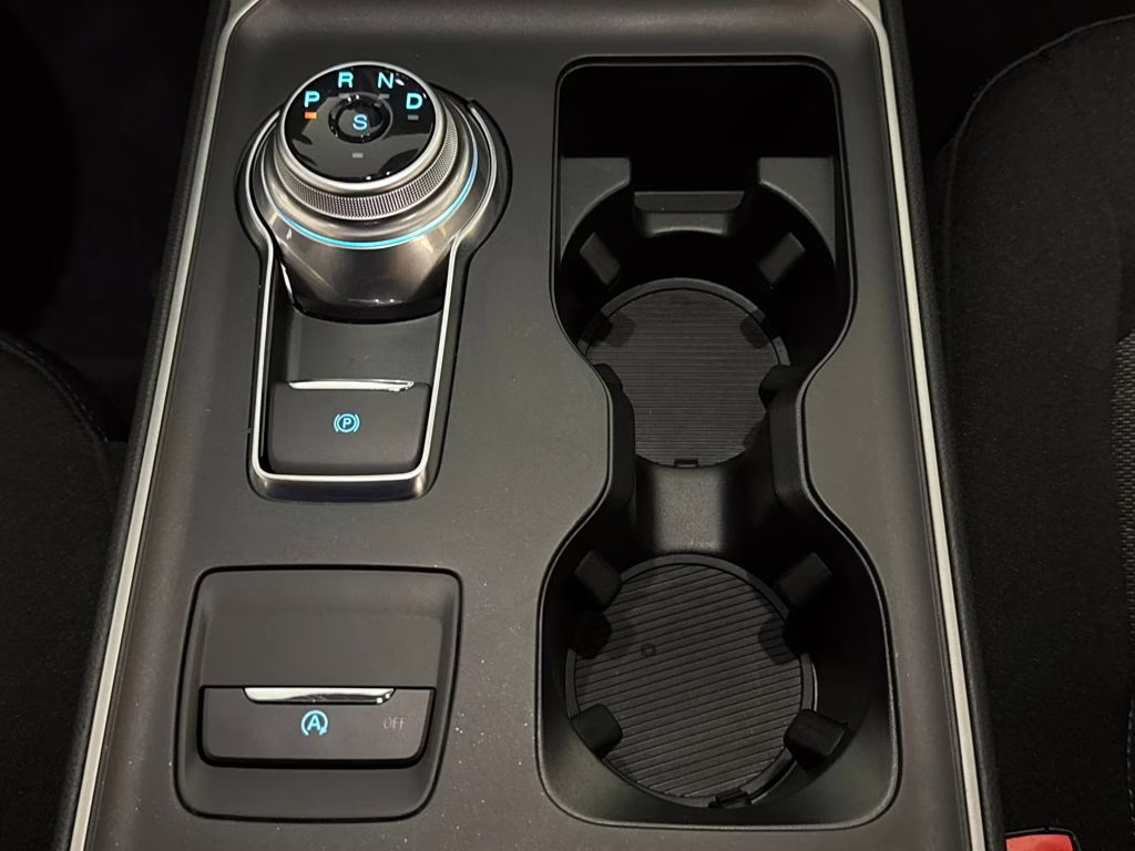 2024 Atlas Blue Metallic Ford Edge SE AWD SUV