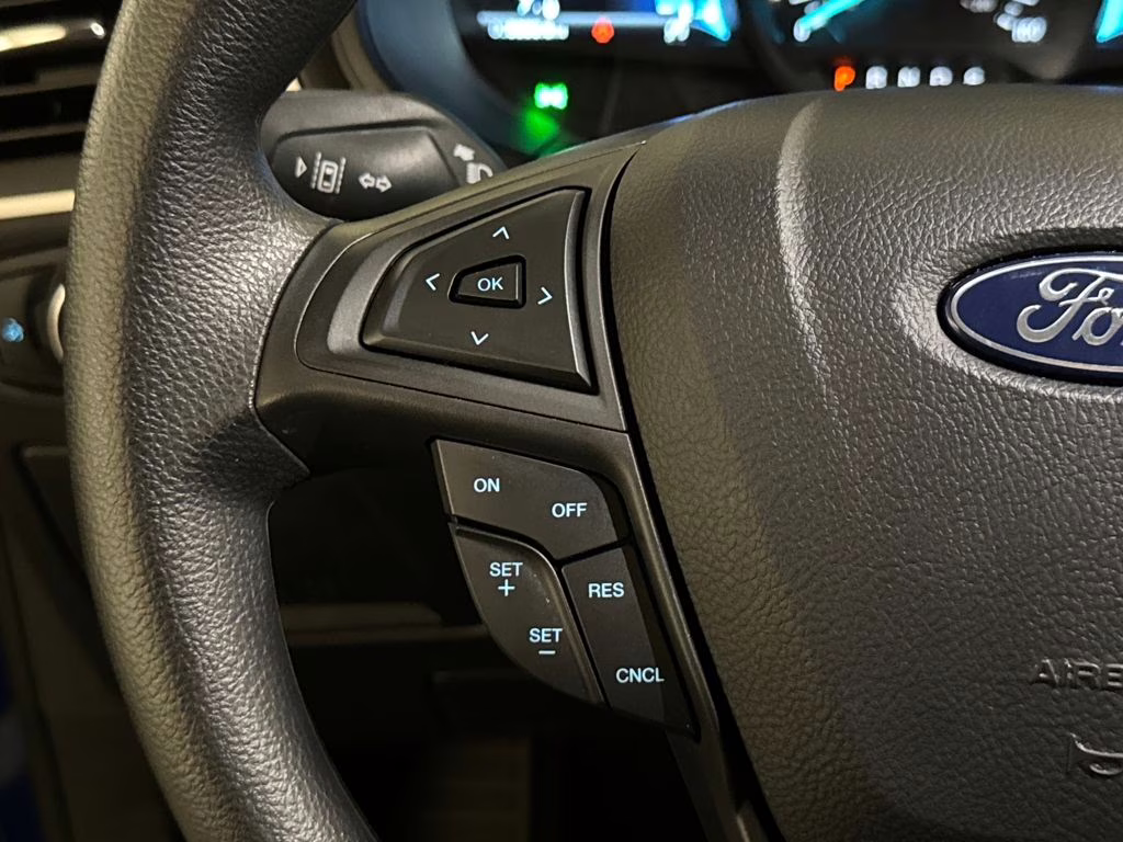 2024 Atlas Blue Metallic Ford Edge SE AWD SUV