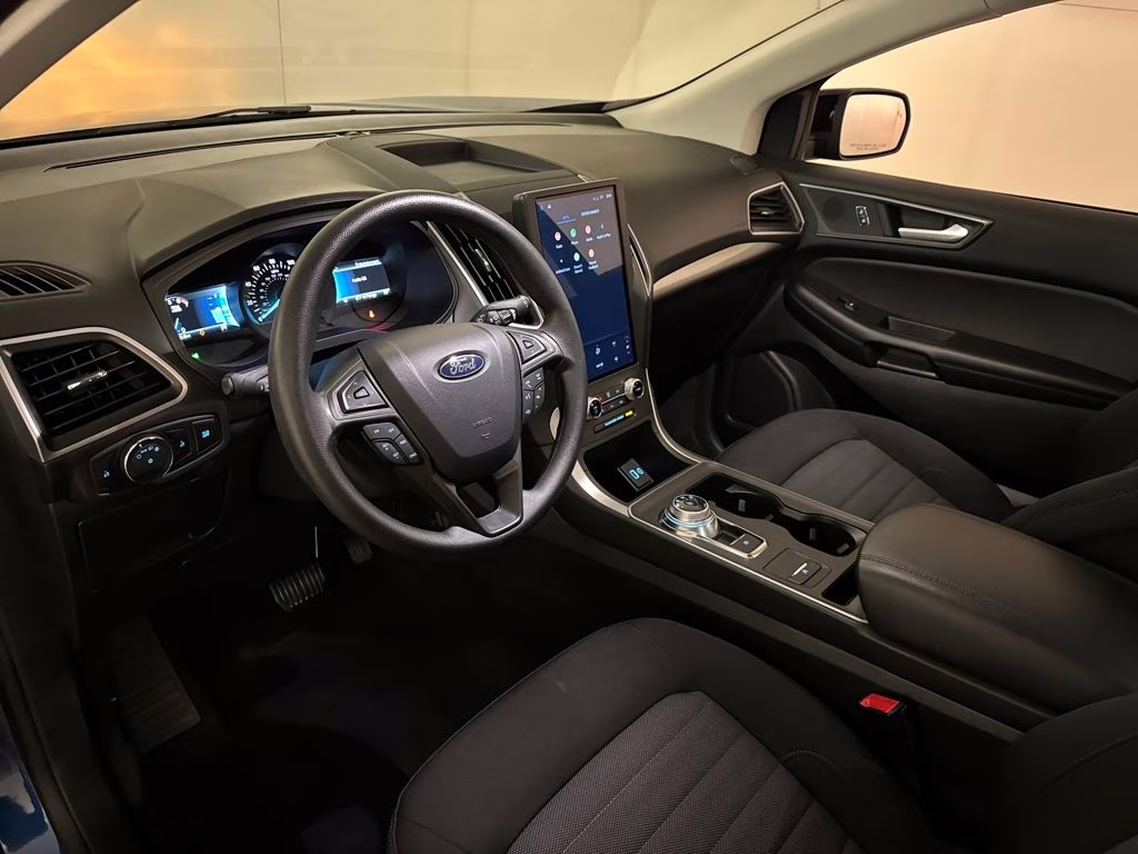 2024 Atlas Blue Metallic Ford Edge SE AWD SUV