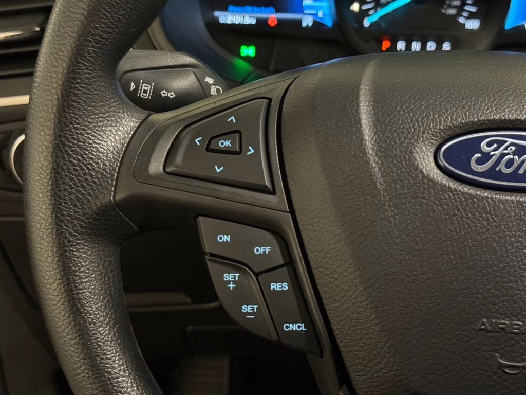 2024 Iconic Silver Metallic Ford Edge SE AWD SUV