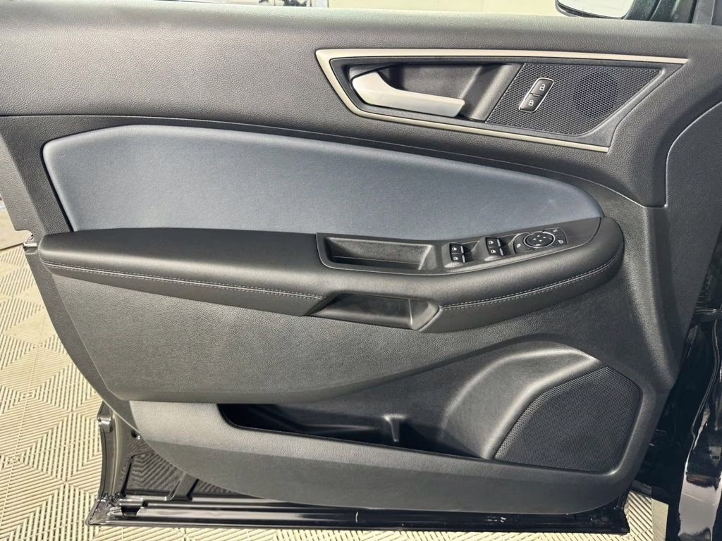 2024 Agate Black Metallic Ford Edge SEL AWD SUV