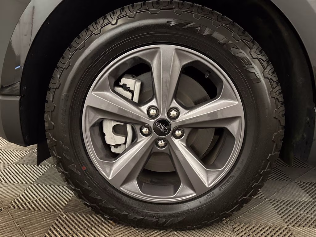 2024 Black Metallic Ford Edge SEL AWD SUV