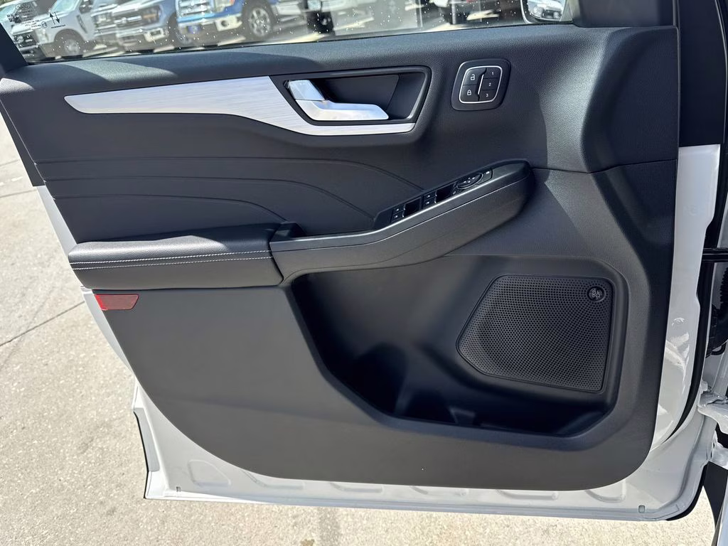 2025 White Metallic Ford Escape Plug-In Hybrid Base FWD SUV