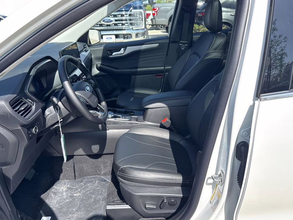 2025 White Metallic Ford Escape Plug-In Hybrid Base FWD SUV