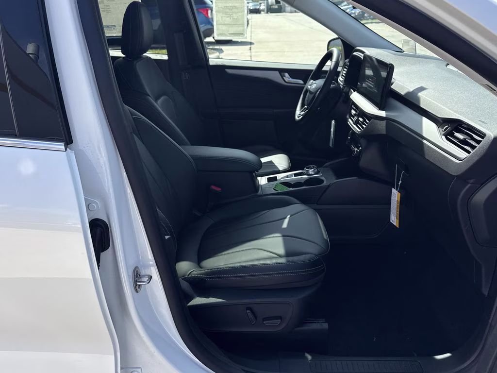 2025 White Metallic Ford Escape Plug-In Hybrid Base FWD SUV
