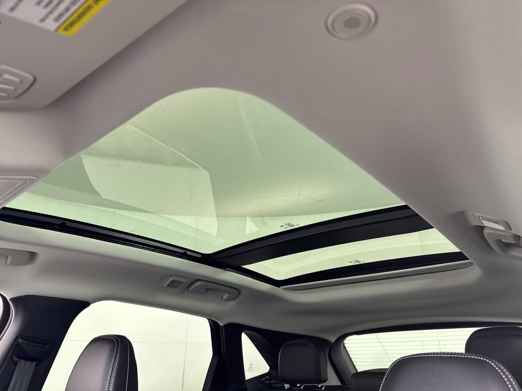 2025 White Metallic Ford Escape Plug-In Hybrid Base FWD SUV