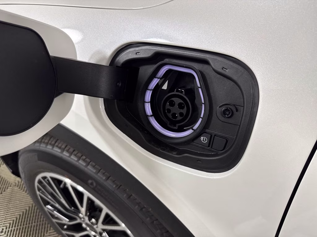 2025 White Metallic Ford Escape Plug-In Hybrid Base FWD SUV
