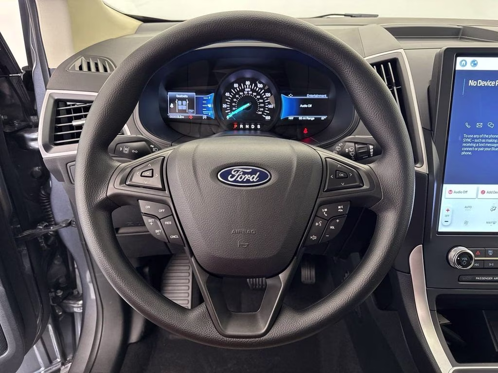 2024 Gray Metallic Ford Edge SE AWD SUV