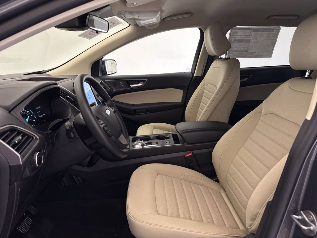 2024 Gray Metallic Ford Edge SE AWD SUV