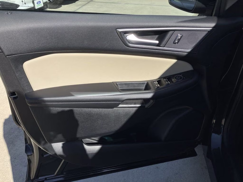 2024 Forged Green Metallic Ford Edge SE AWD SUV