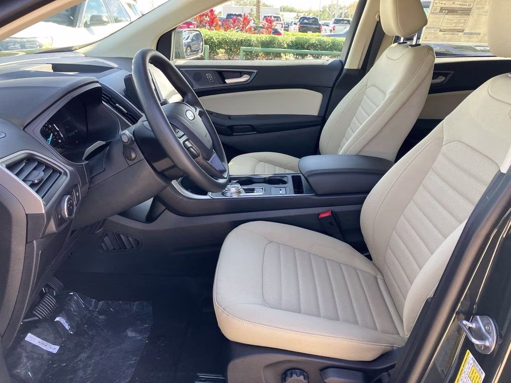 2024 Forged Green Metallic Ford Edge SE AWD SUV
