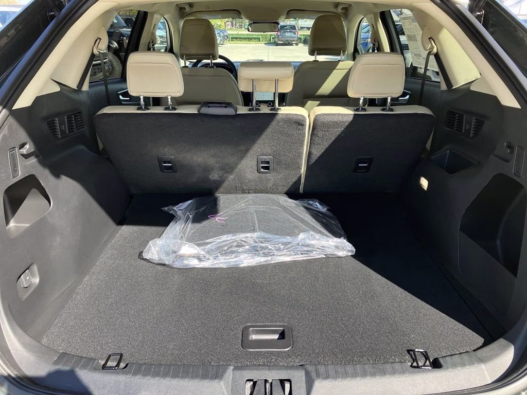 2024 Forged Green Metallic Ford Edge SE AWD SUV