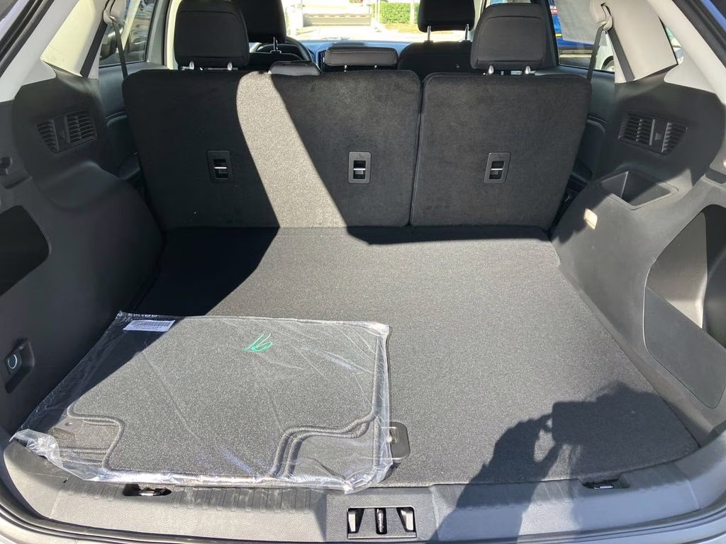 2024 Carbonized Gray Metallic Ford Edge SE AWD SUV