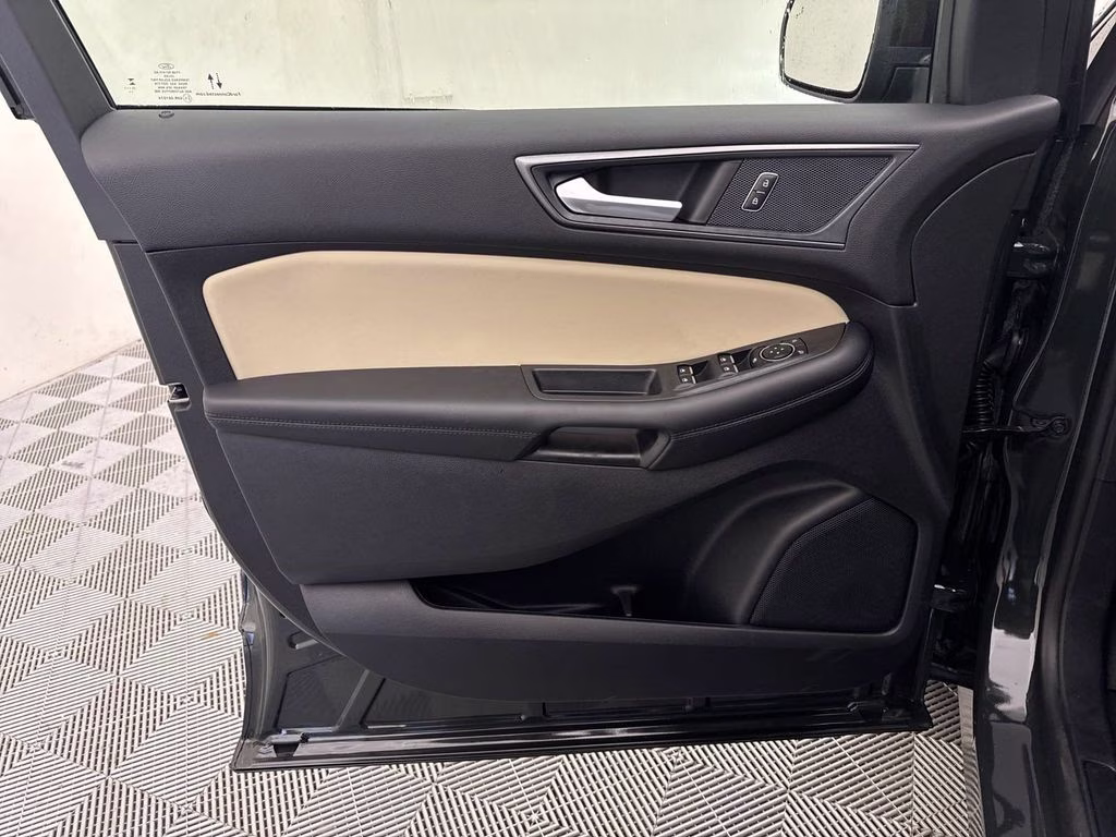 2024 Forged Green Metallic Ford Edge SE AWD SUV