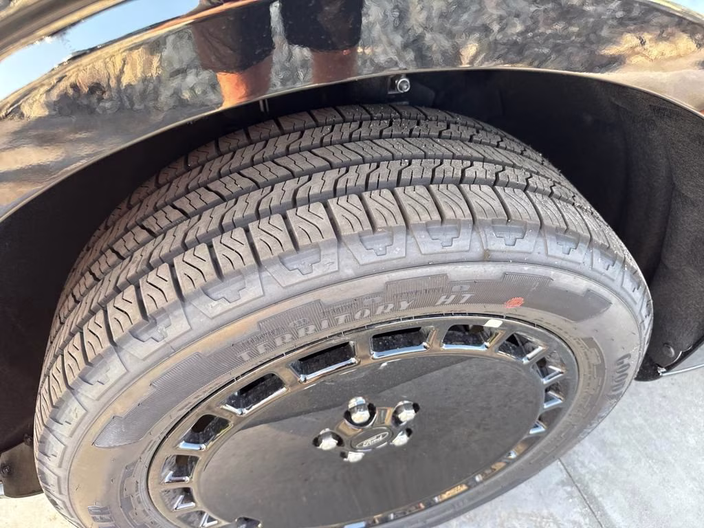 2025 Shadow Black Ford Maverick Lobo High AWD Truck