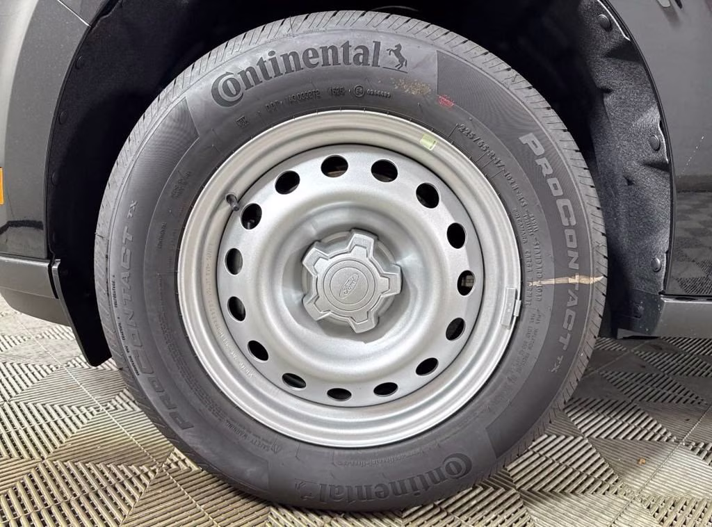 2025 Shadow Black Ford Maverick XLT FWD Truck