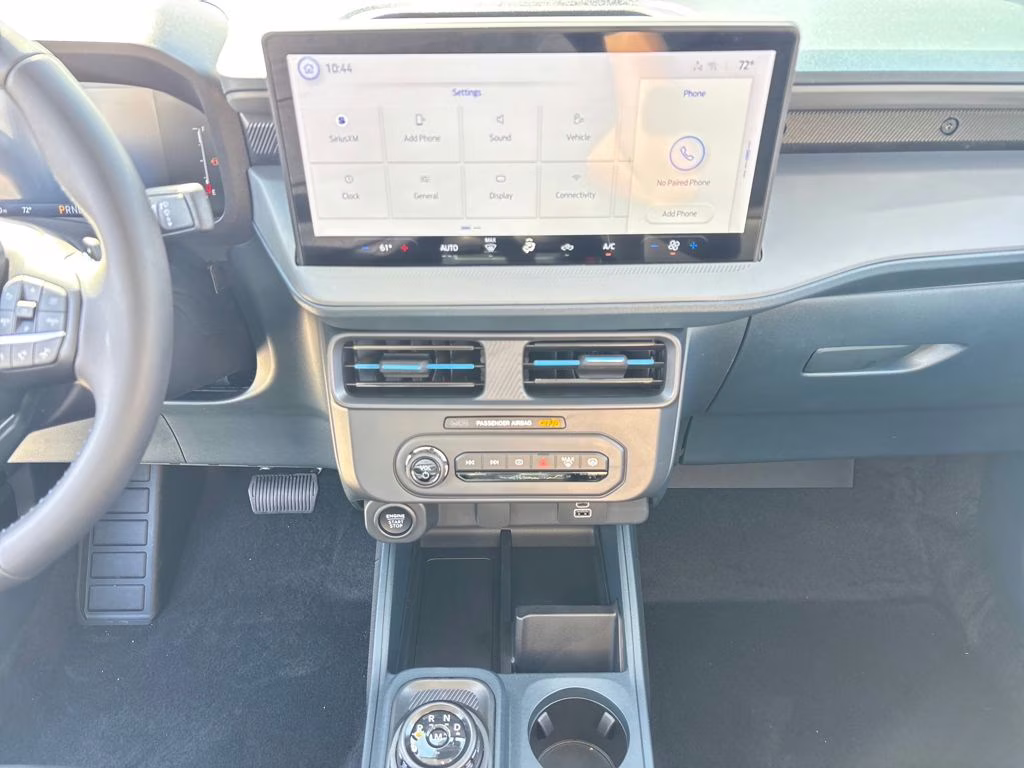 2026 Space White Metallic Ford Maverick Lobo Standard AWD Truck