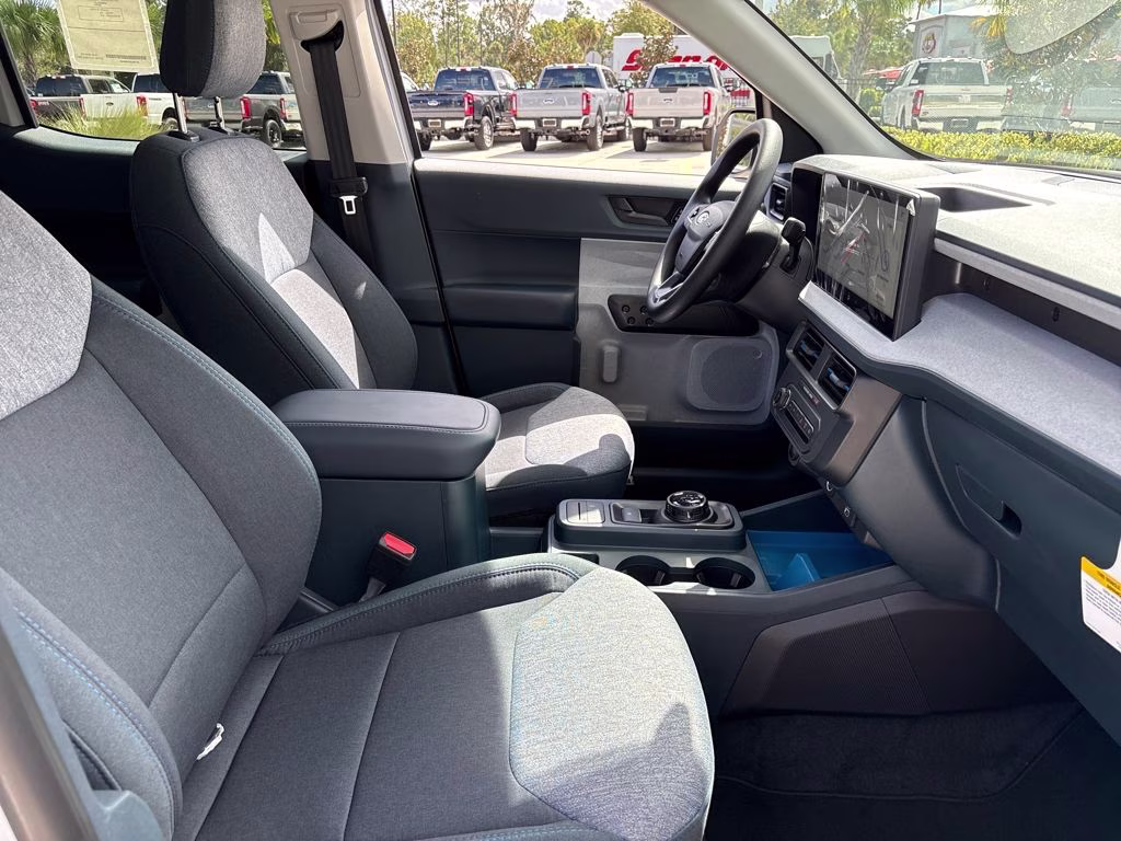 2025 Space White Metallic Ford Maverick XLT AWD Truck