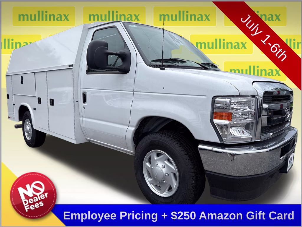 2026 Oxford White Ford E-350SD Base RWD Truck