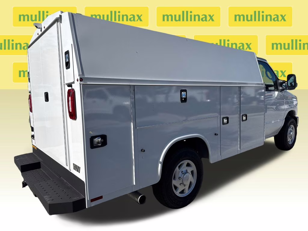 2026 Oxford White Ford E-350SD Base RWD Truck