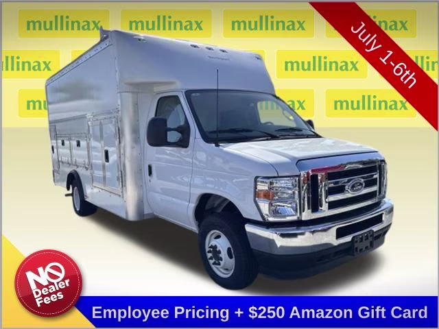 2025 Oxford White Ford E-450SD Base RWD Truck