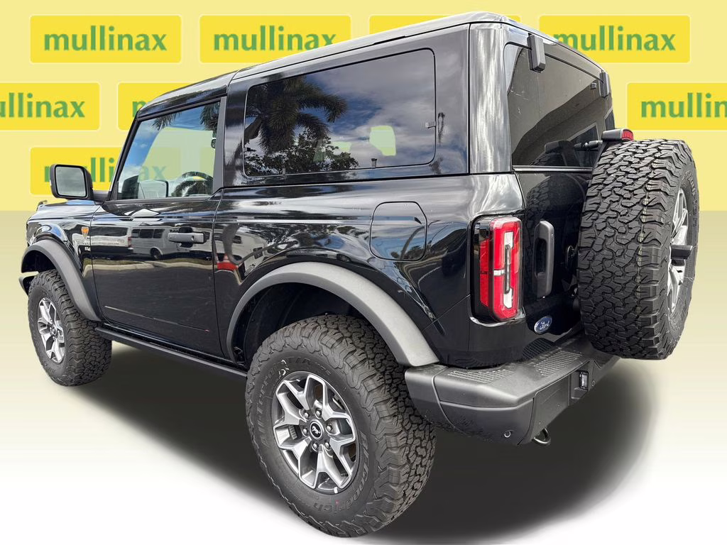 2025 Shadow Black Ford Bronco Badlands 4X4 SUV