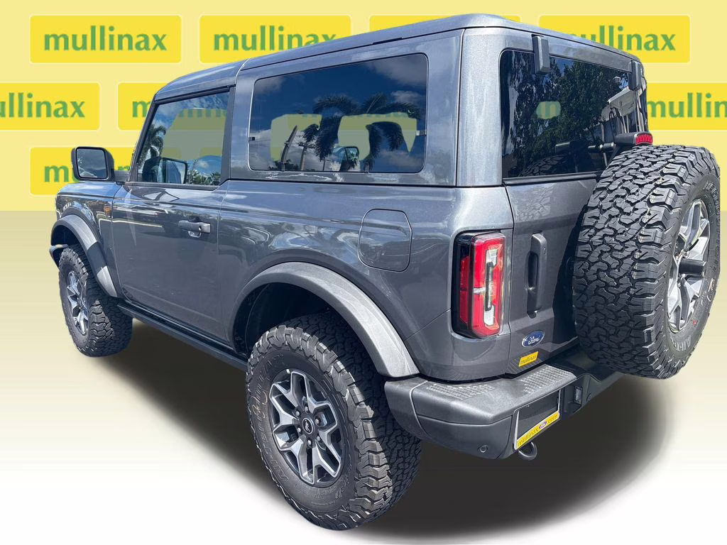 2025 Gray Metallic Ford Bronco Badlands 4X4 SUV