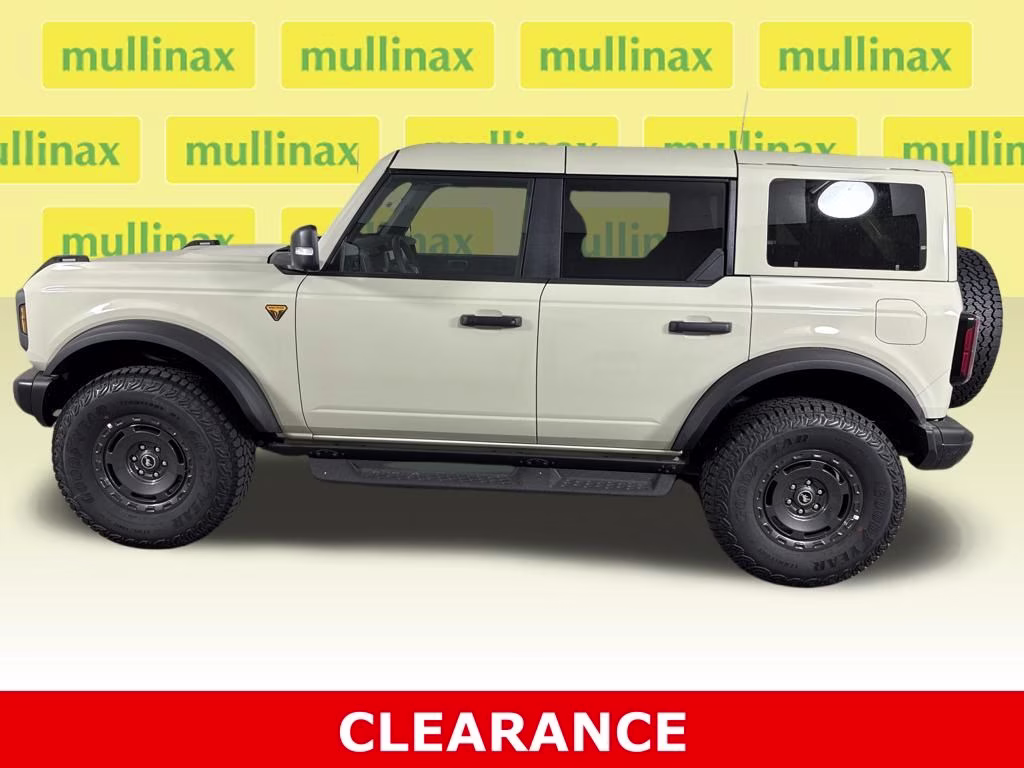 2025 Desert Sand Ford Bronco Badlands 4X4 SUV