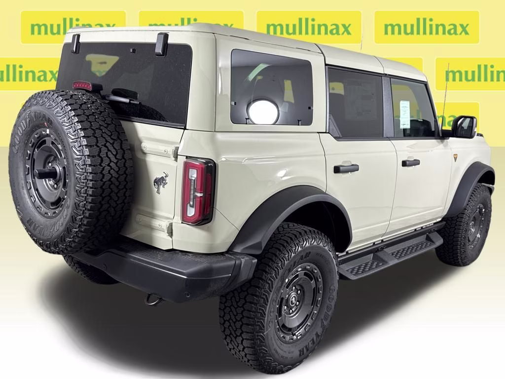 2025 Desert Sand Ford Bronco Badlands 4X4 SUV