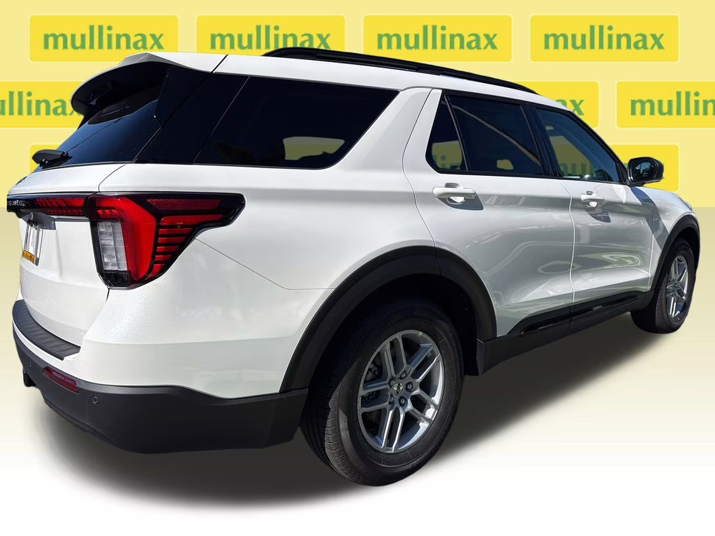 2026 Star White Metallic Tri-Coat Ford Explorer Active RWD SUV