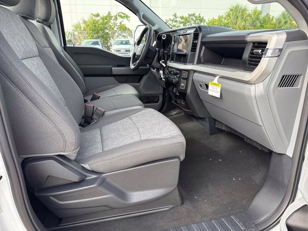 2025 Oxford White Ford Super Duty F-350 SRW STX 4X4 Truck