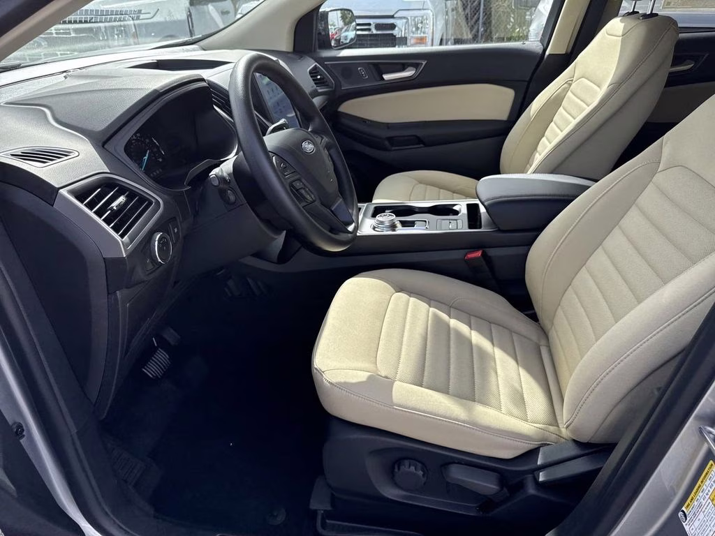 2024 Silver Metallic Ford Edge SE AWD SUV