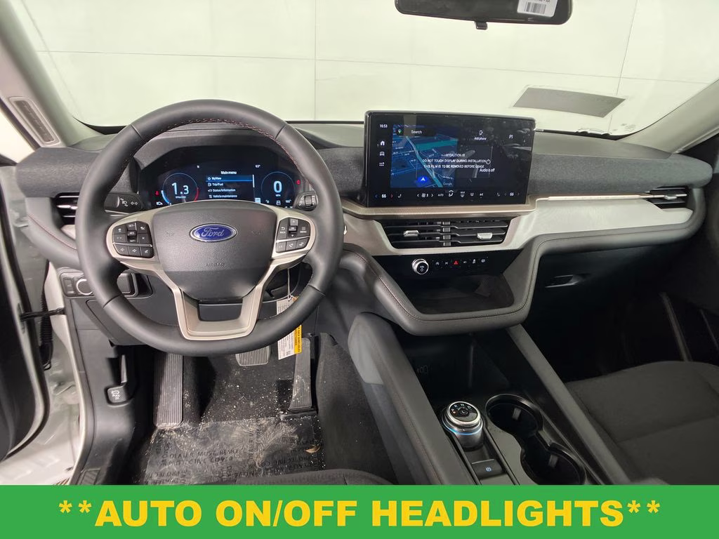 2026 Star White Metallic Tri-Coat Ford Explorer Active RWD SUV