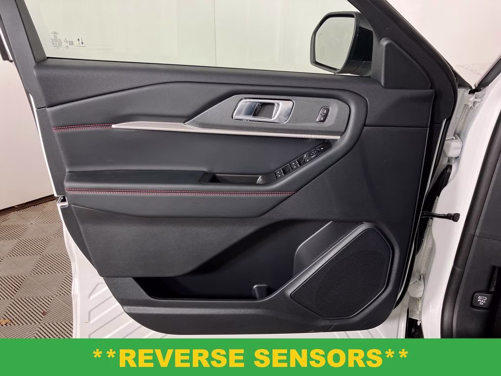 2026 Star White Metallic Tri-Coat Ford Explorer ST-Line RWD SUV