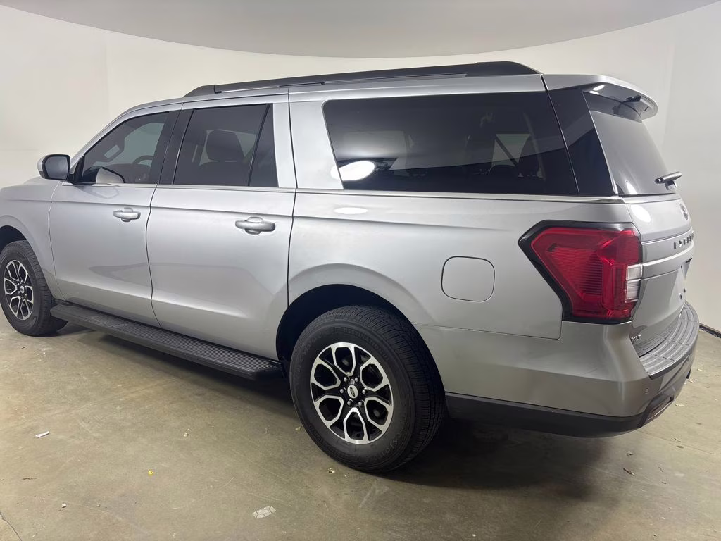 2022 Silver Metallic Ford Expedition Max XLT RWD SUV