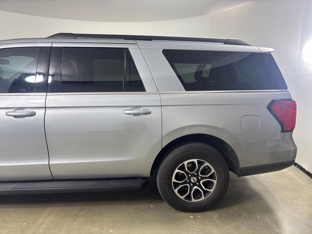 2022 Silver Metallic Ford Expedition Max XLT RWD SUV
