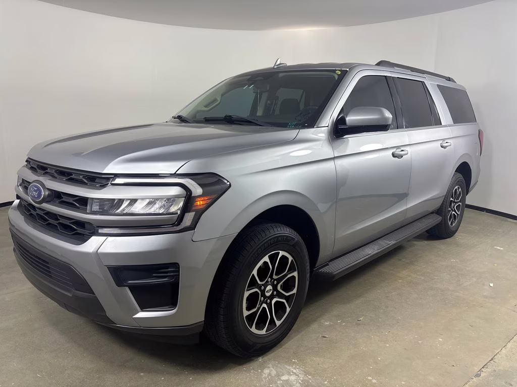 2022 Silver Metallic Ford Expedition Max XLT RWD SUV