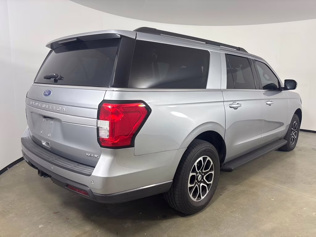 2022 Silver Metallic Ford Expedition Max XLT RWD SUV