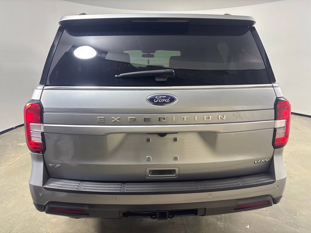 2022 Silver Metallic Ford Expedition Max XLT RWD SUV