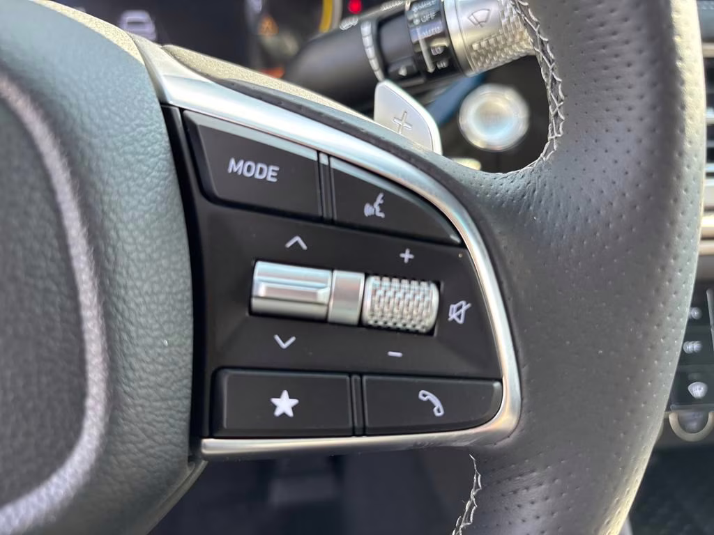 2026 Vik Black Genesis G70 2.5T Prestige RWD Sedan