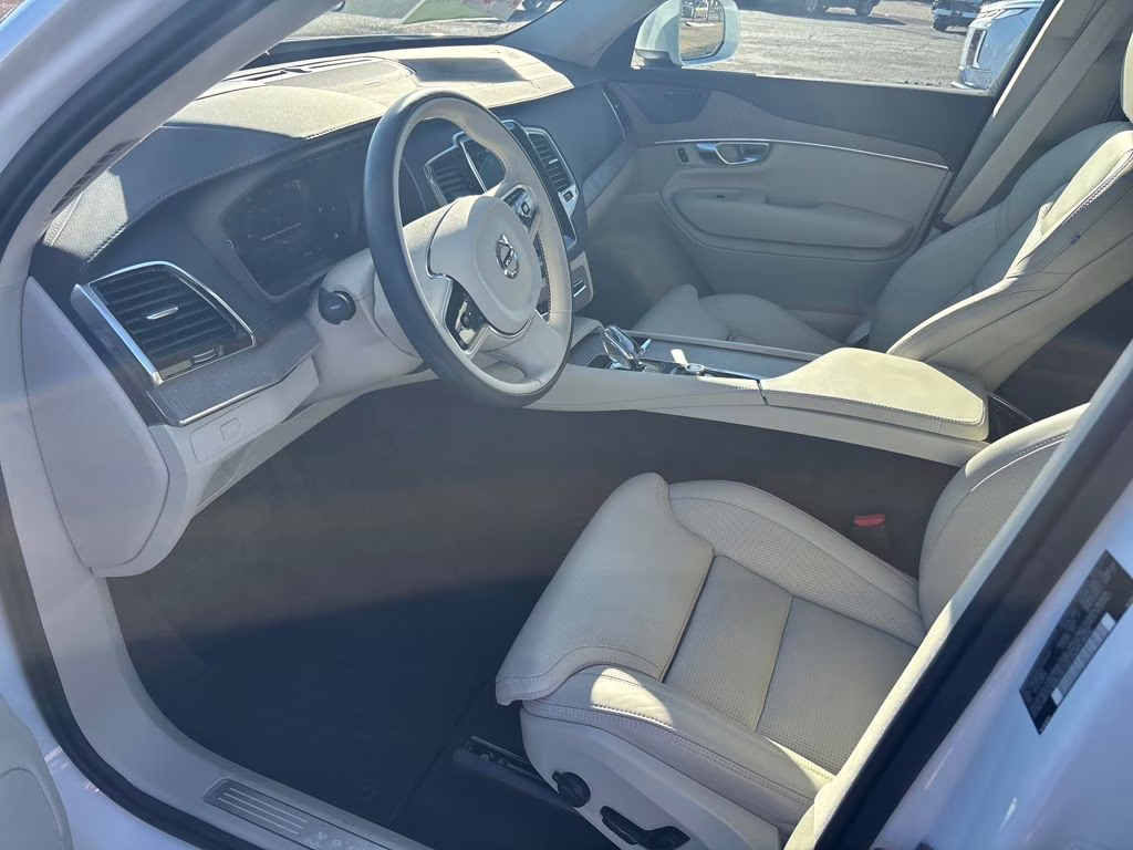 2025 Crystal White Pearl Volvo XC90 B6 Ultra AWD SUV