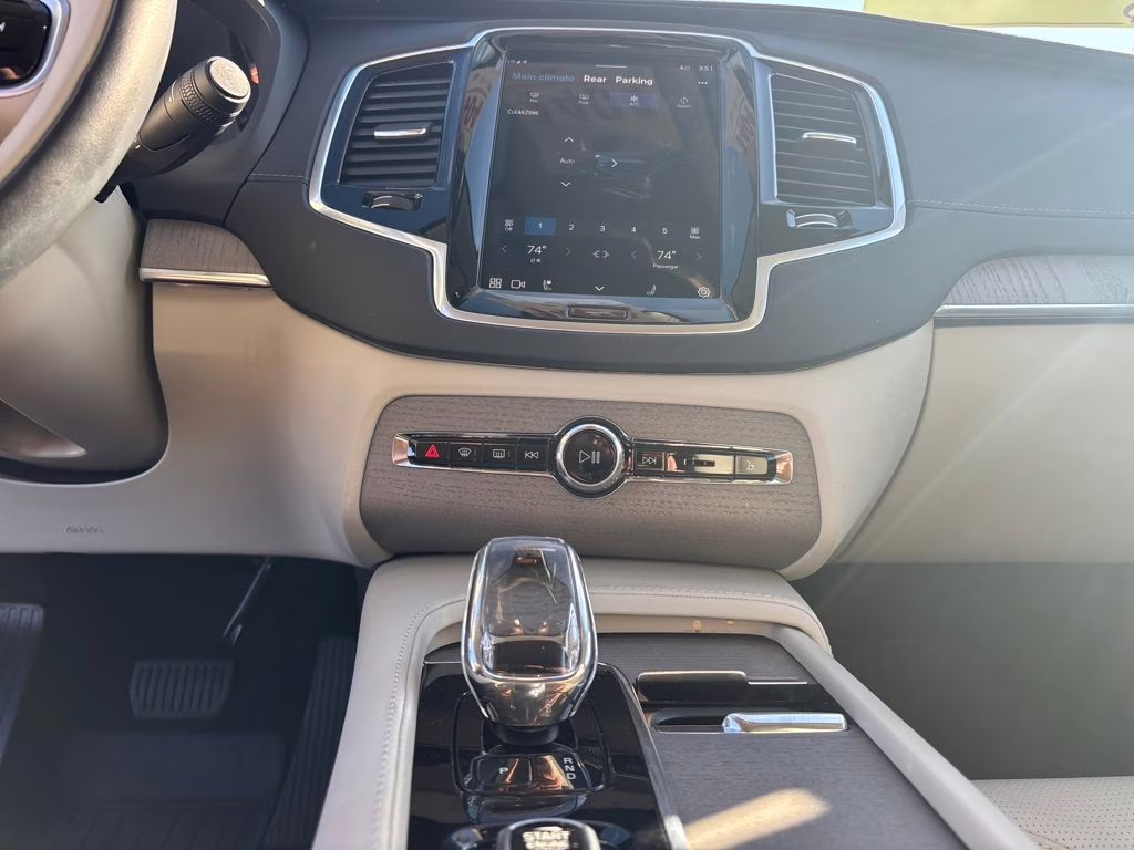 2025 Crystal White Pearl Volvo XC90 B6 Ultra AWD SUV