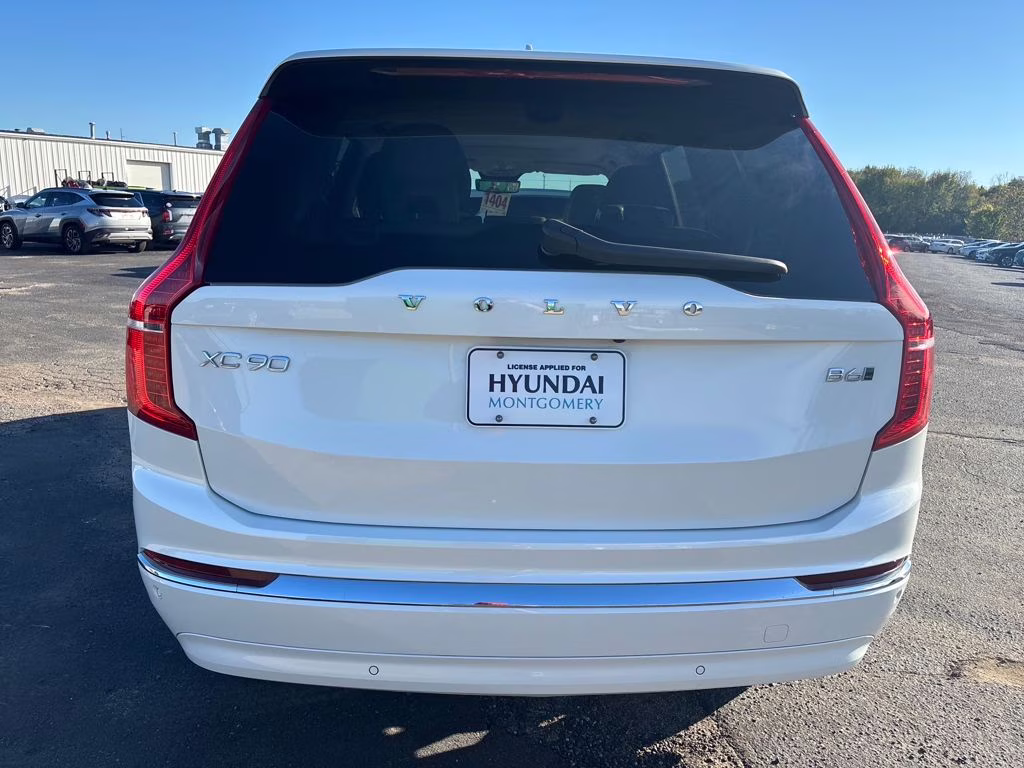 2025 Crystal White Pearl Volvo XC90 B6 Ultra AWD SUV