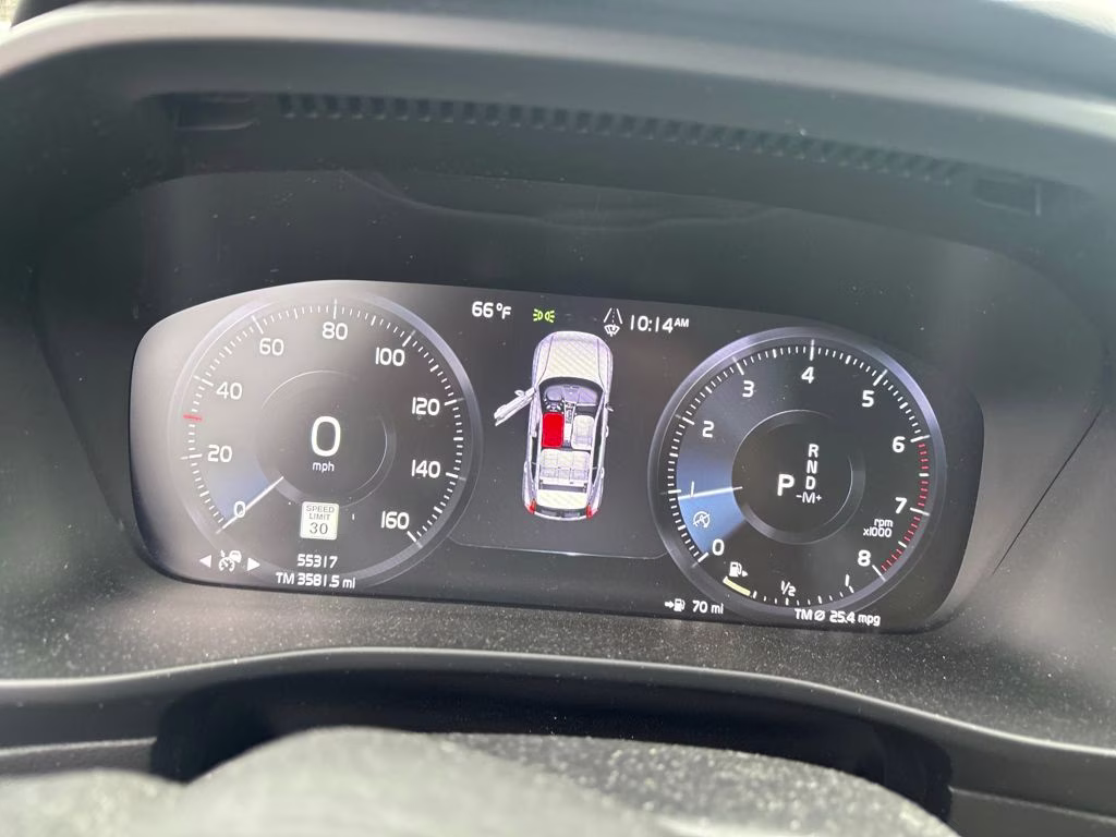 2021 Glacier Silver Metallic Volvo XC40 T5 Inscription AWD SUV